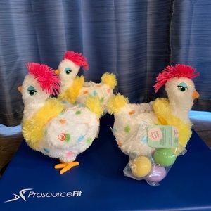 Sassy Squawkin’ Egg-droppin’ Hen w/3 eggs, NWT!